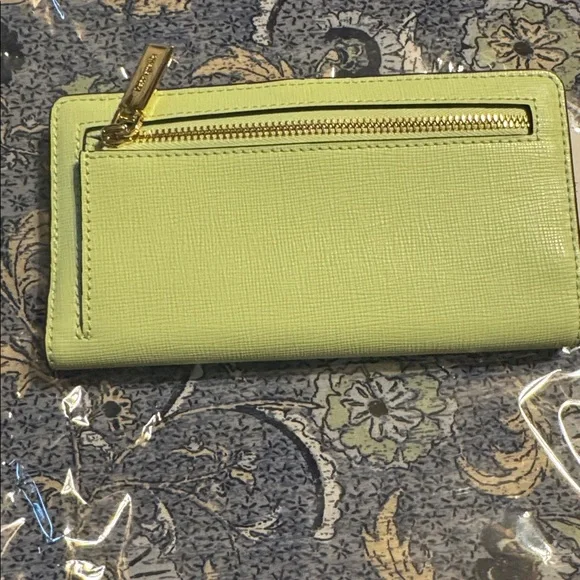 kate spade light green continental wallet with gold logo - Picture 4 of 5